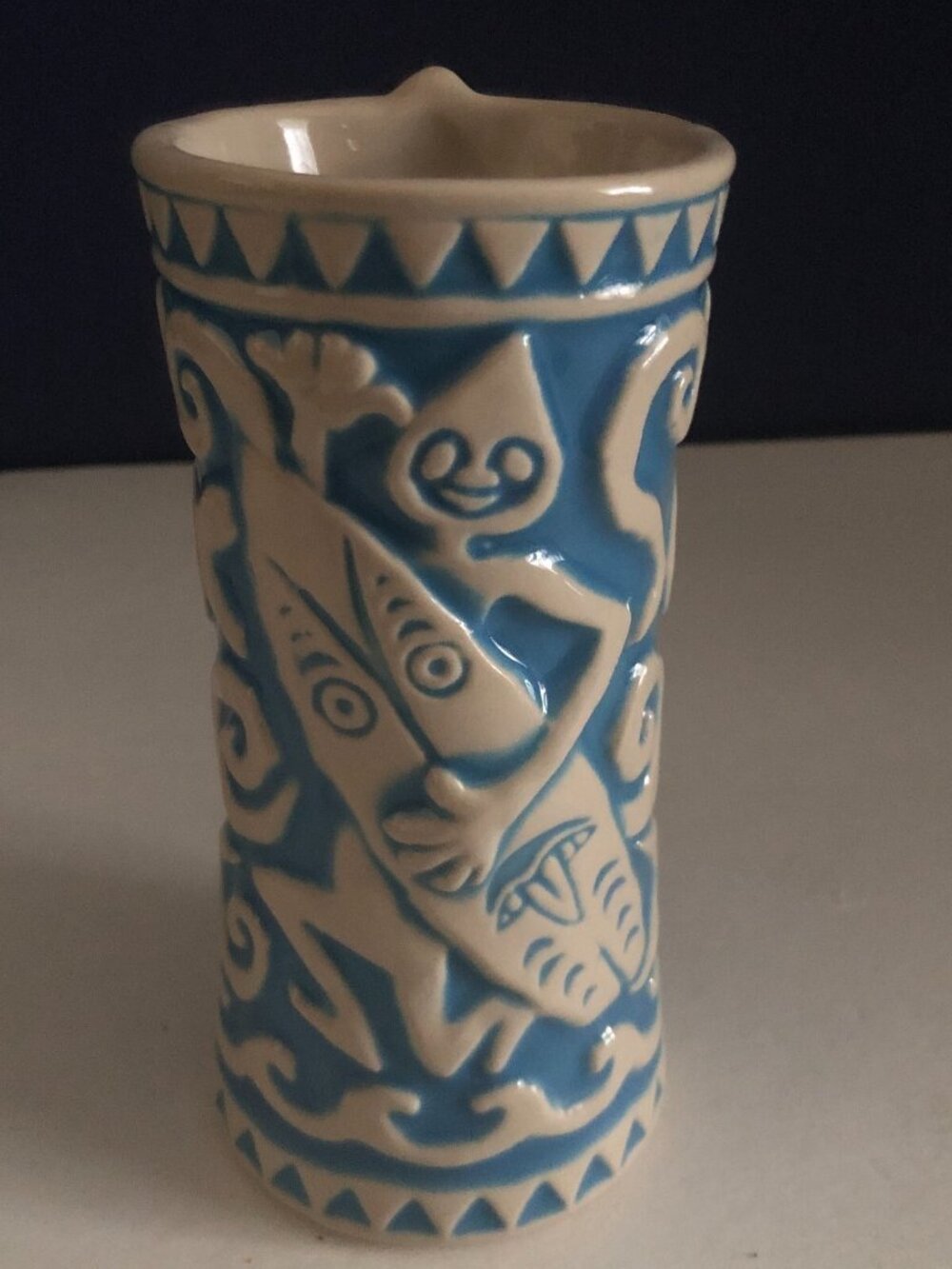 Trader Sams Enchanted Tiki Bar 1st Edition Tangaroa Surfboard Mug Disney Parks